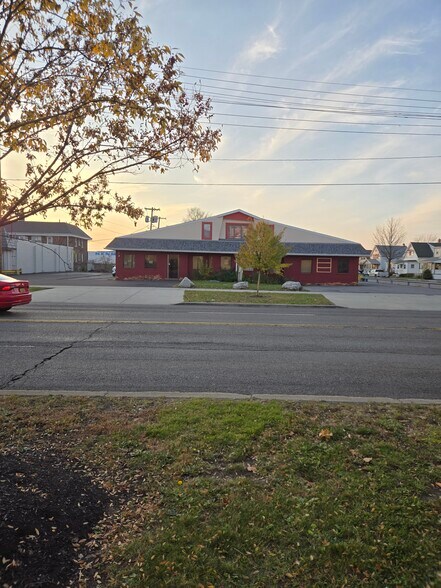 2282 Elmwood Ave, Kenmore, NY à vendre - Photo du bâtiment - Image 1 de 17