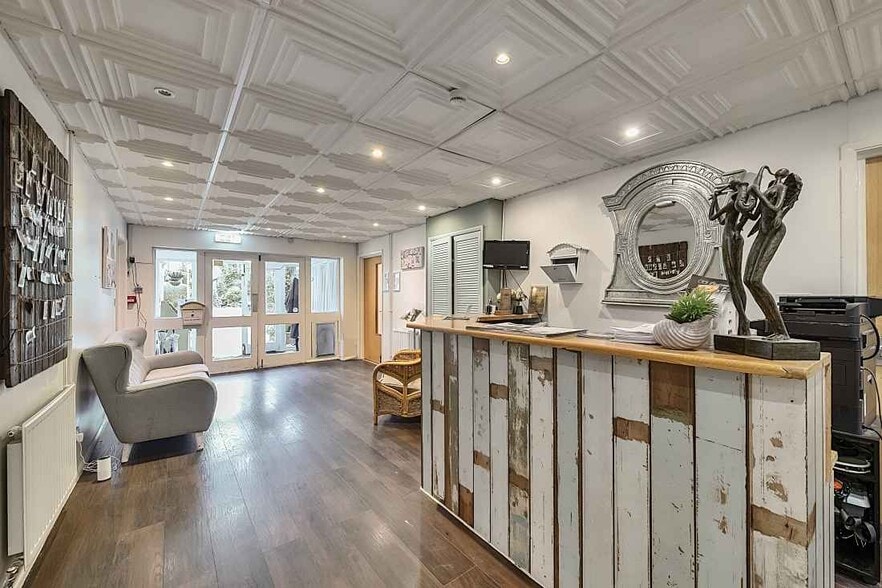 Salisbury Rd, Cholderton for sale - Interior Photo - Image 2 of 9