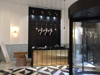 Plus de détails pour 2 E 8th St, Chicago, IL - Commerce de détail à louer