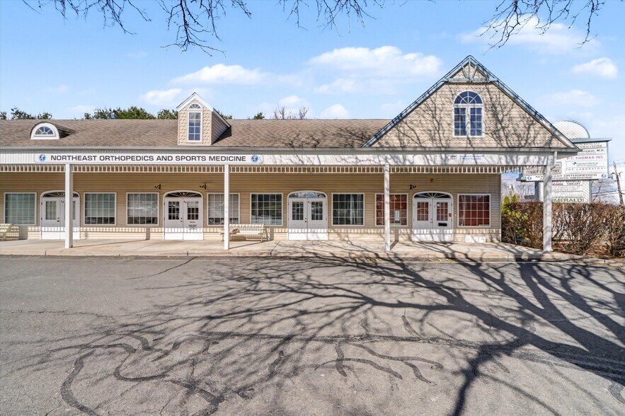 24-26 Liberty Square Mall, Stony Point, NY à vendre - Photo du bâtiment - Image 3 de 51