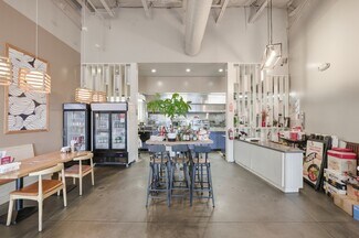 Plus de détails pour 23642 Rockfield Blvd, Lake Forest, CA - Commerce de détail à louer