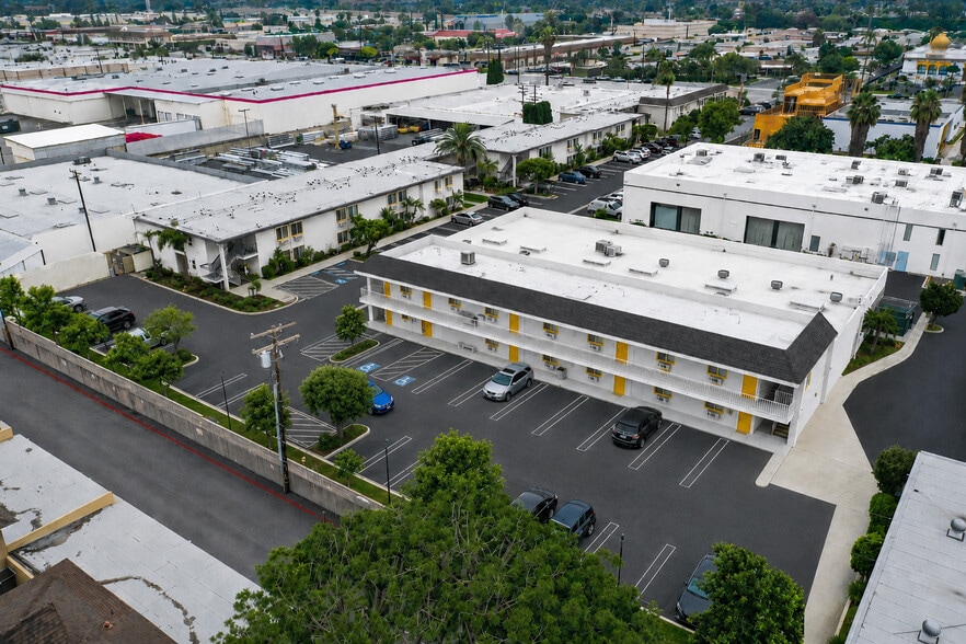 7039 Orangethorpe Ave, Buena Park, CA for sale - Building Photo - Image 3 of 8