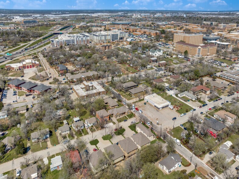 1107-1111 Neff St, Denton, TX à vendre - Photo du bâtiment - Image 1 de 1