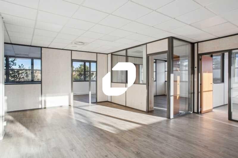 204 Route De Vourles, Saint-Genis-Laval for sale - Interior Photo - Image 1 of 11