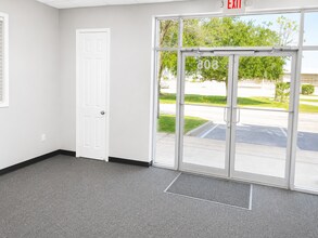 801-821 S Kings Hwy, Fort Pierce, FL à louer Photo intérieure- Image 2 de 12