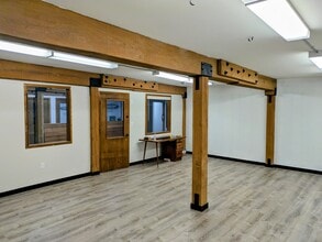 222 N Lincoln St, Port Angeles, WA à louer Photo intérieure- Image 2 de 2