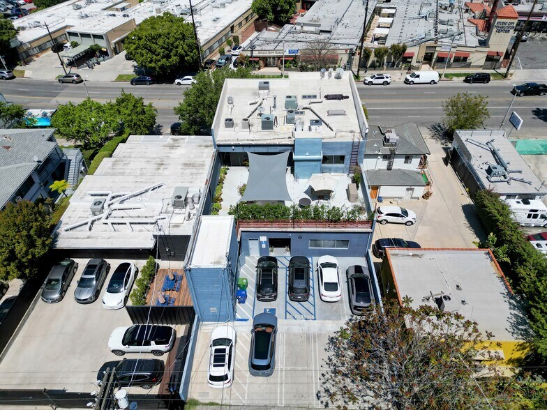 11426 Ventura Blvd, Studio City, CA à vendre - Photo du bâtiment - Image 3 de 29