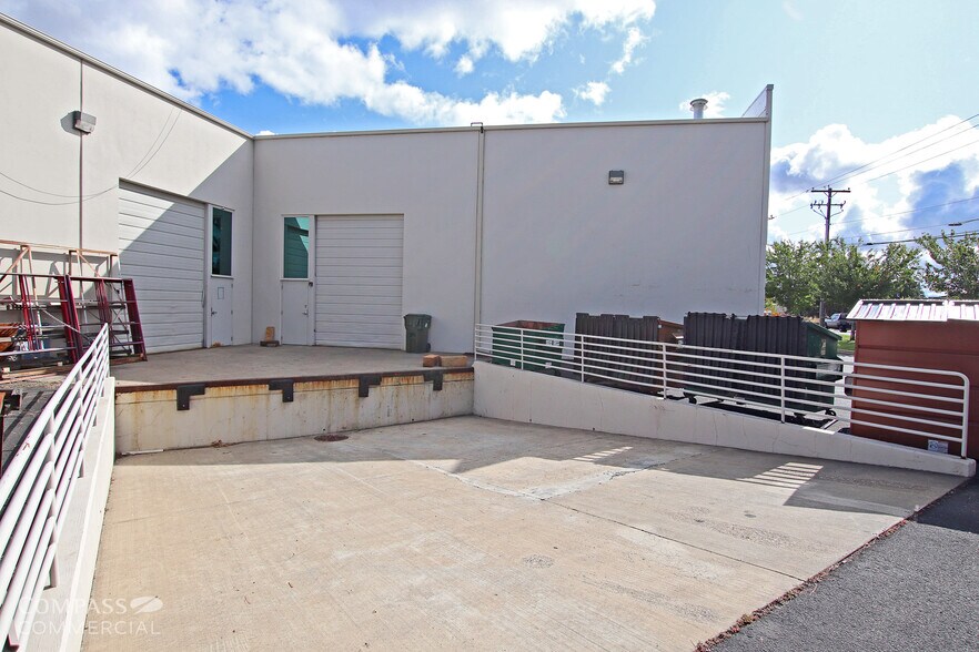 62971 Plateau Dr, Bend, OR à louer - Photo du bâtiment - Image 2 de 6