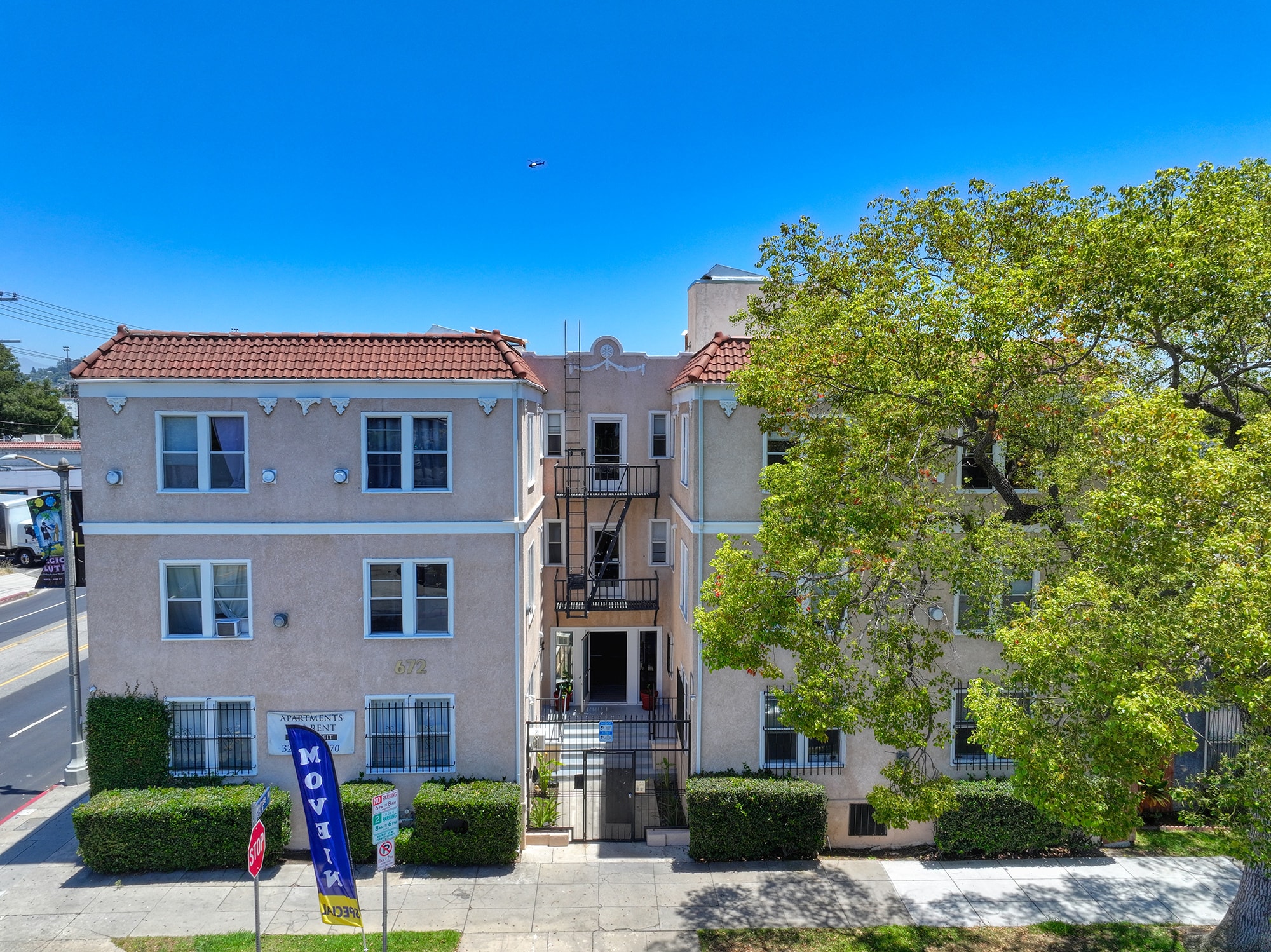 672 N Kenmore Ave, Los Angeles, CA for sale Building Photo- Image 1 of 17