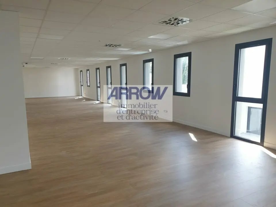 Bureau dans HAUTE-GOULAINE à louer Photo intérieure- Image 1 de 6