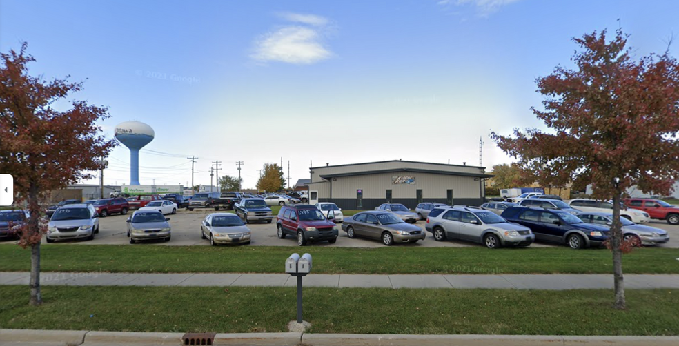 200 W Stevenson Rd, Ottawa, IL for lease - Building Photo - Image 3 of 7