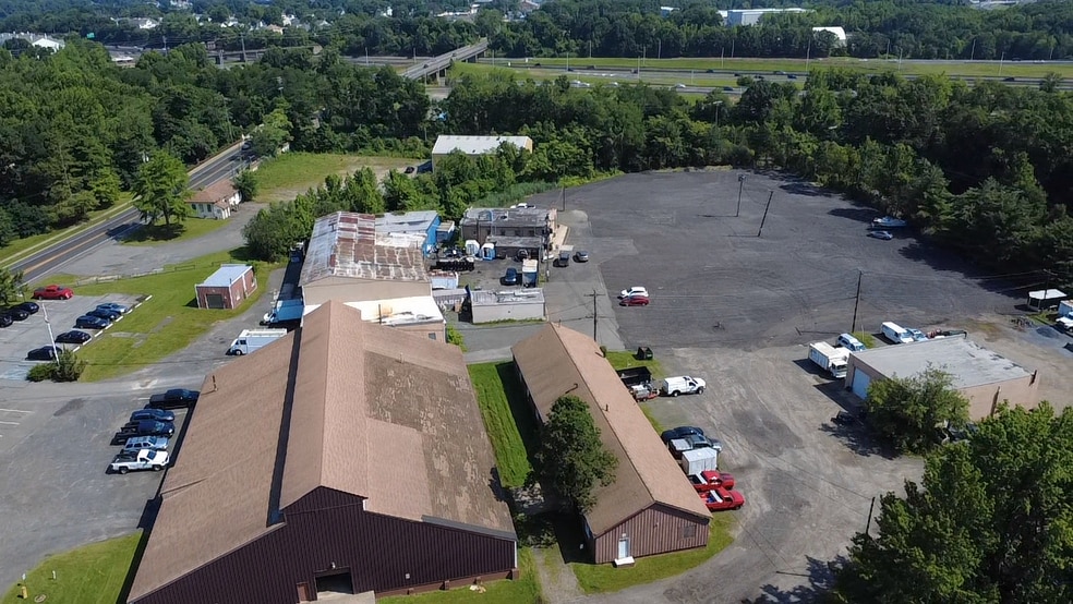 740 Lloyd Rd, Aberdeen, NJ for lease - Building Photo - Image 2 of 9