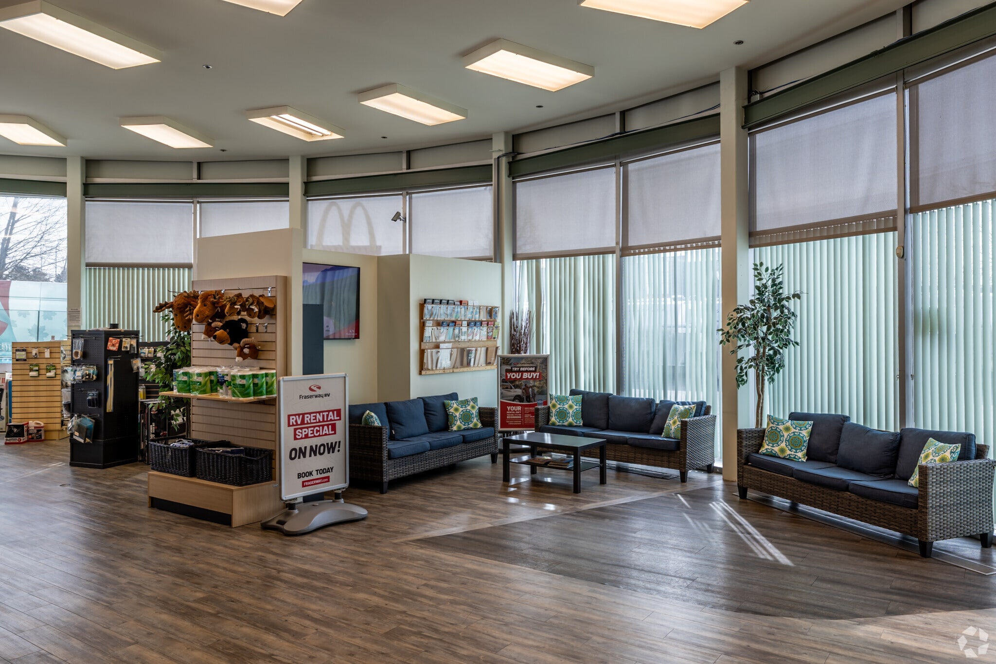 747 Cliveden Pl, Delta, BC for lease Interior Photo- Image 1 of 15