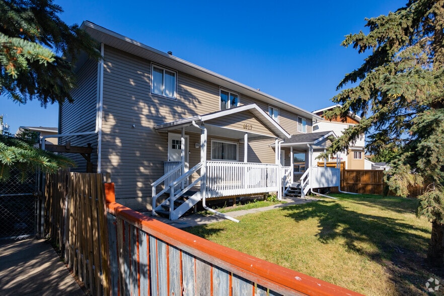 4627 73 St NW, Calgary, AB for sale - Building Photo - Image 2 of 2