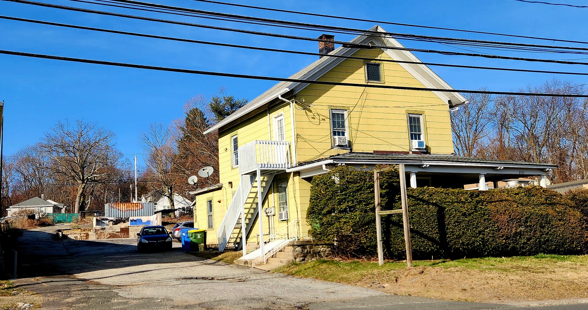 2505 E Main St, Waterbury, CT à vendre Photo du bâtiment- Image 1 de 1