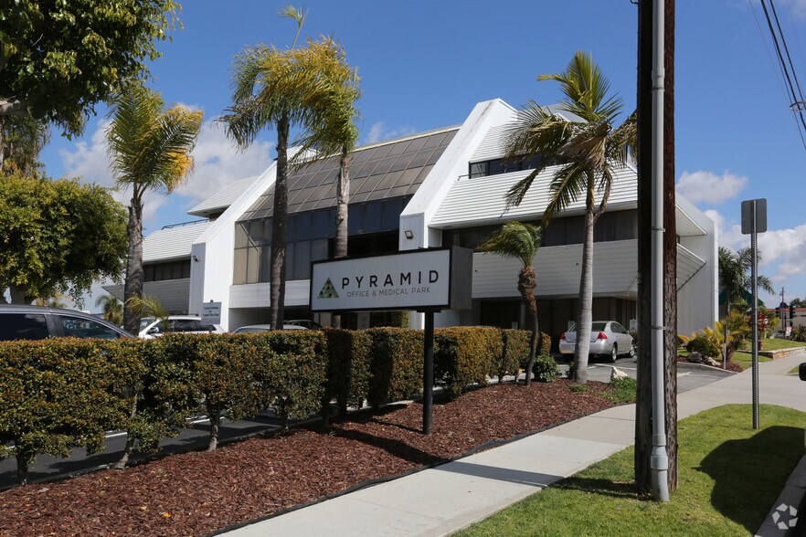 22939 Hawthorne Blvd, Torrance, CA à louer - Photo du bâtiment - Image 3 de 15