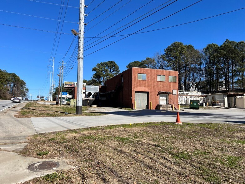 4829 Peachtree Rd, Chamblee, GA à vendre - Photo du bâtiment - Image 2 de 15