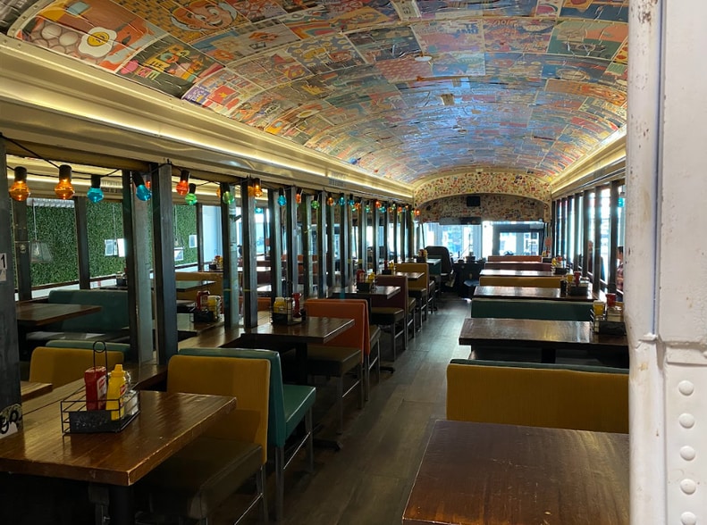 10 Byward Market Square, Ottawa, ON for lease - Interior Photo - Image 2 of 12