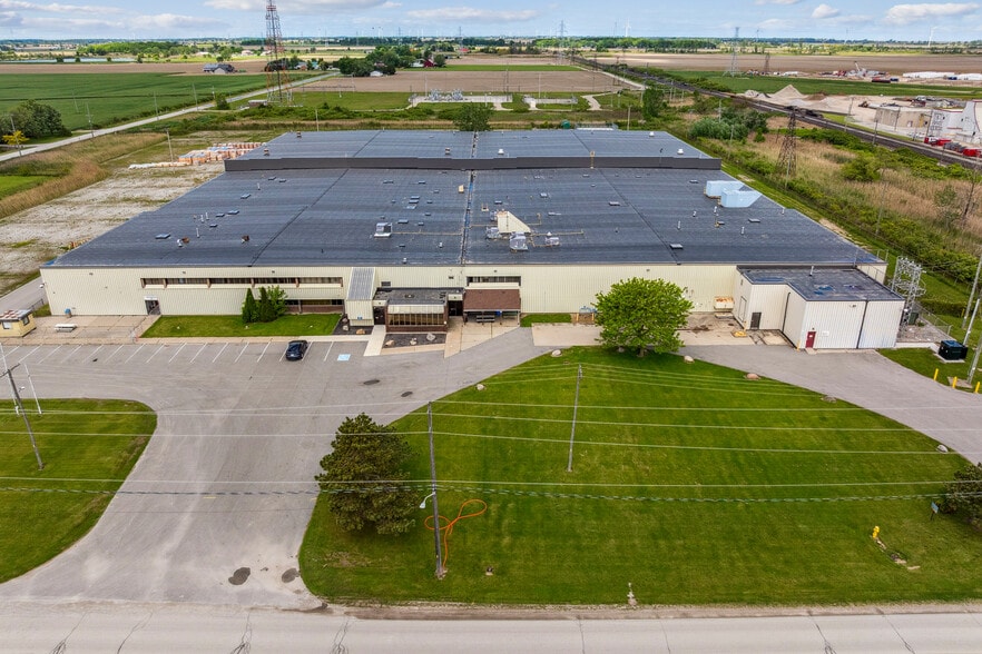 189 Queen St N, Chatham-Kent, ON for lease - Building Photo - Image 1 of 11