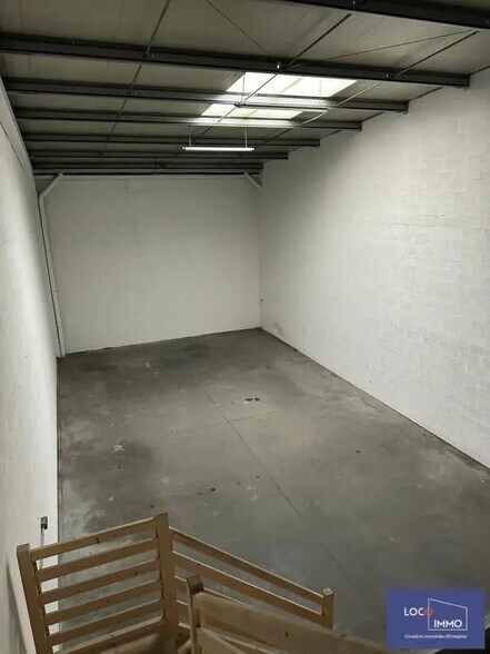 Flex in Le Haillan for lease - Building Photo - Image 3 of 5