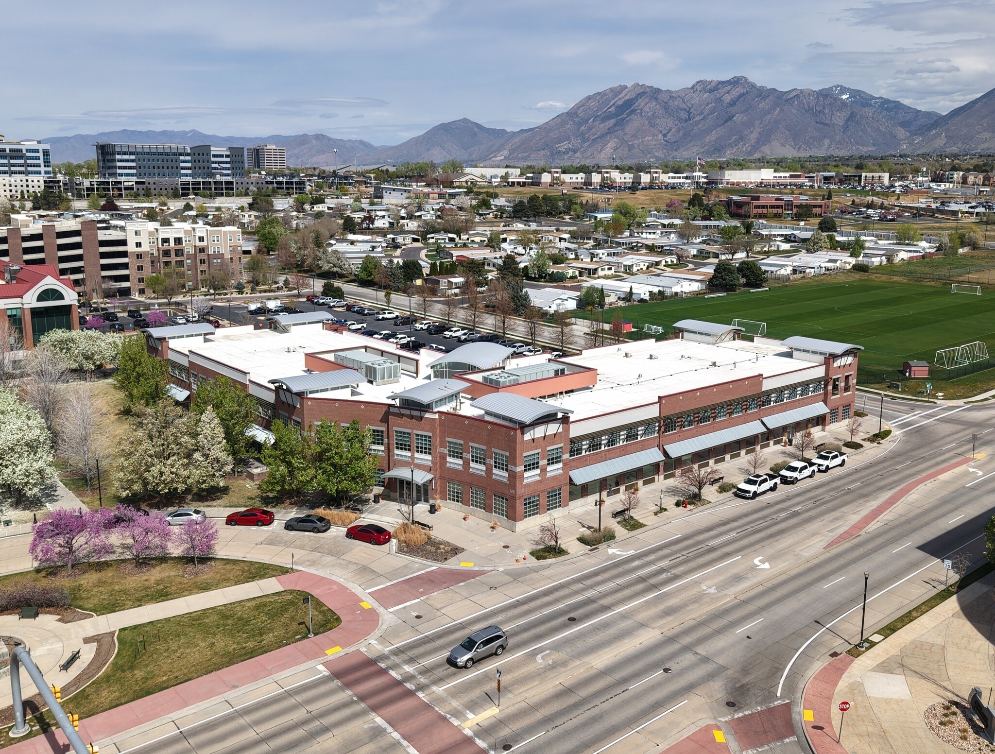 126 W Sego Lily Dr, Sandy, UT for lease Primary Photo- Image 1 of 13