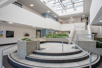 Plus de détails pour 24355 Lyons Ave, Santa Clarita, CA - Bureau/Médical à louer