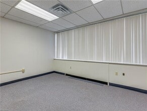 680 E Market St, Akron, OH à louer Photo intérieure- Image 1 de 27