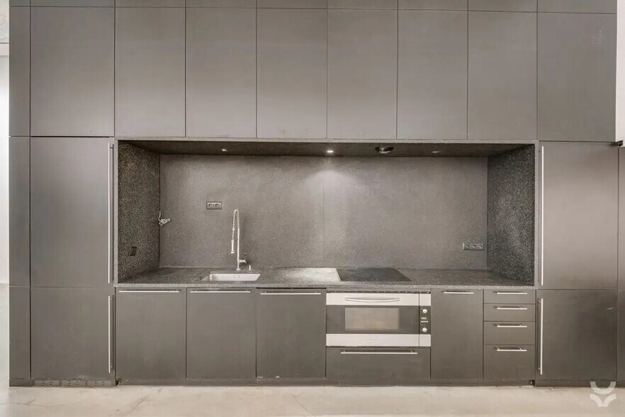 Bureau dans Paris à vendre - Photo du bâtiment - Image 3 de 13