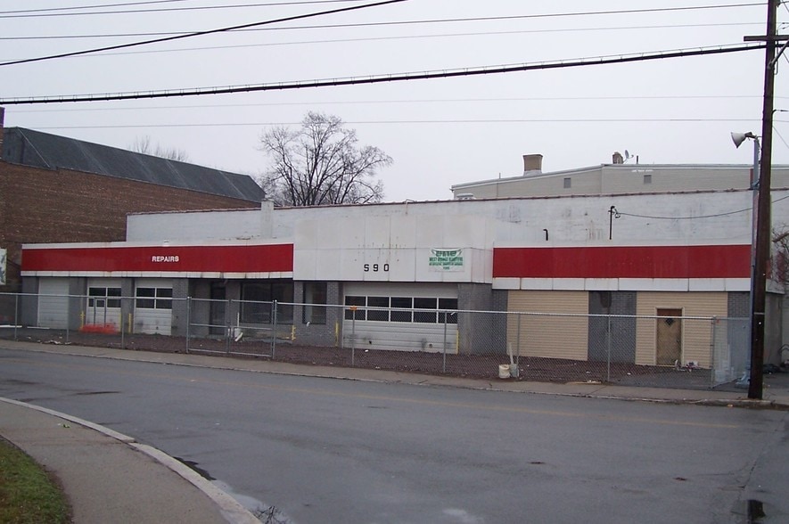 590 Valley Rd, West Orange, NJ à louer - Photo du bâtiment - Image 2 de 5