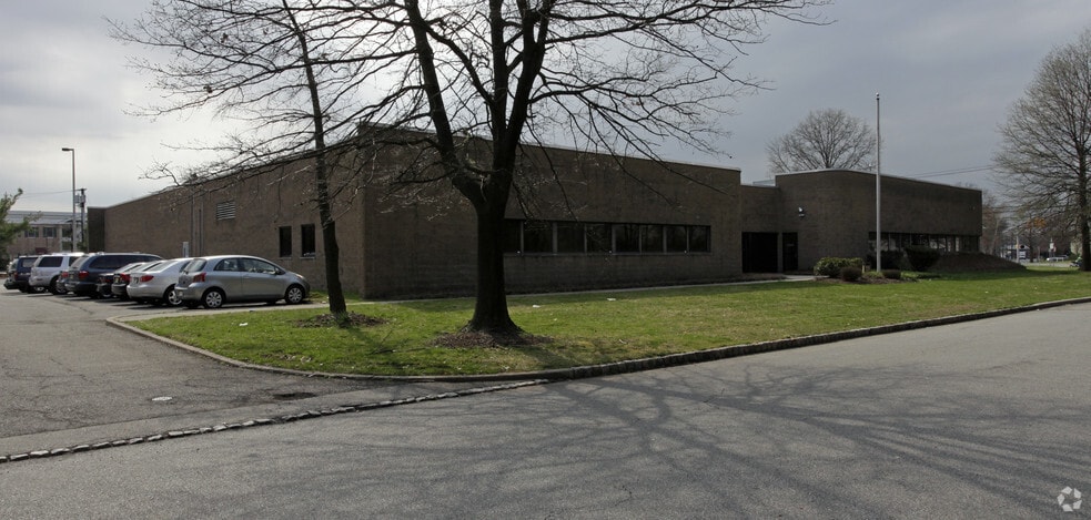264 Passaic Ave, Fairfield, NJ à louer - Photo du bâtiment - Image 3 de 7