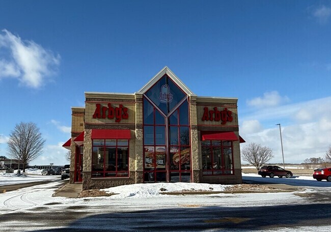 Plus de détails pour 2707 Bridge Ave, Albert Lea, MN - Commerce de détail à vendre