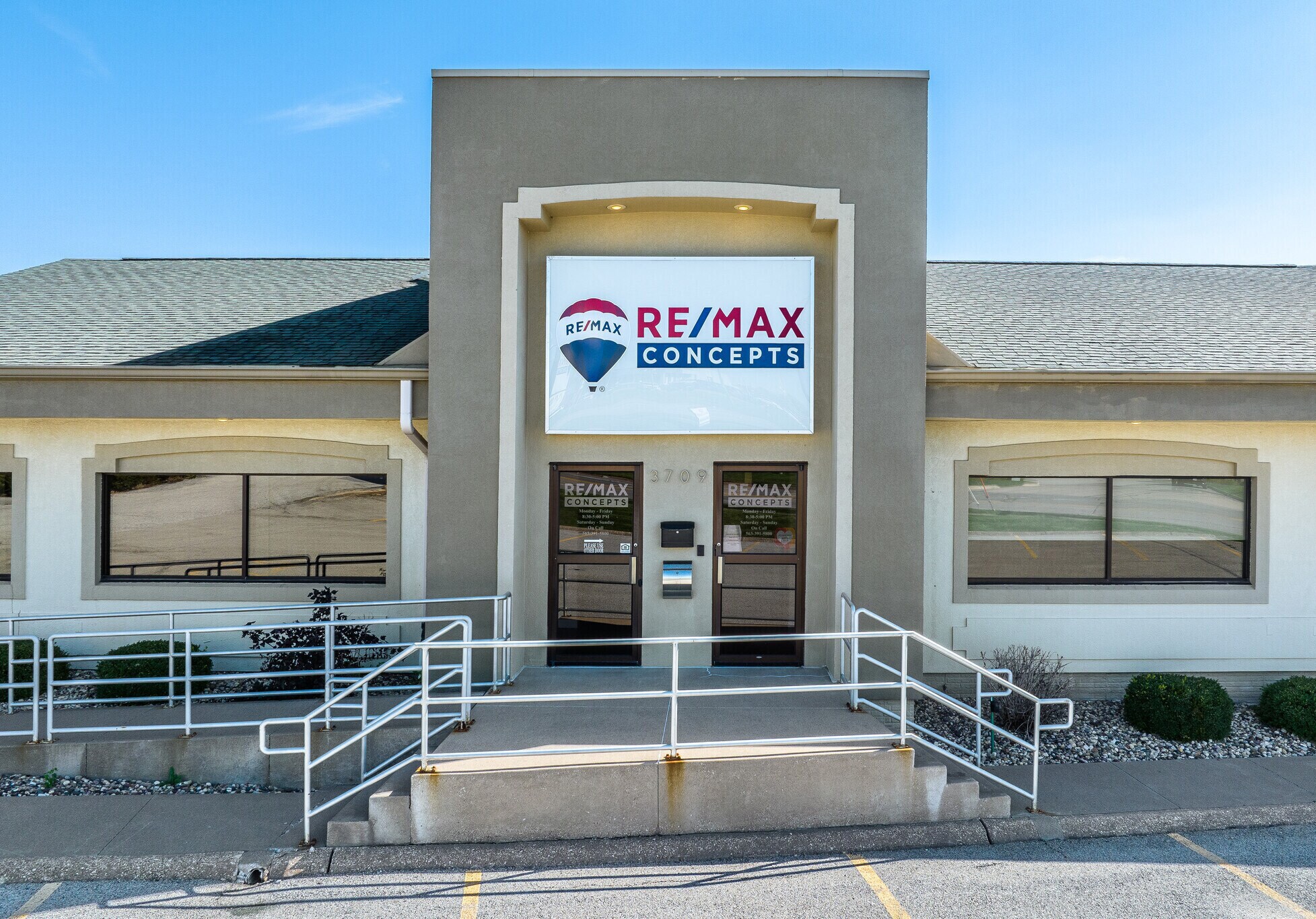 3709 N Harrison St, Davenport, IA for sale Primary Photo- Image 1 of 27