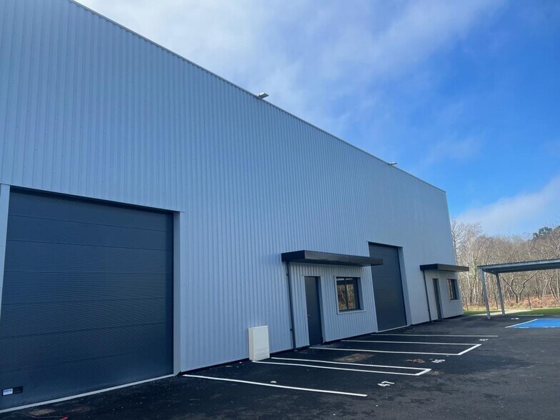 Flex in Mérignac for lease - Building Photo - Image 2 of 5