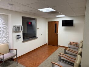 1111 Clifton Ave, Clifton, NJ à louer Photo intérieure- Image 2 de 10