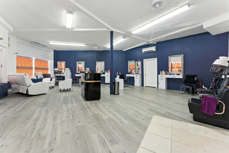 752 Sumner Ave, Springfield, MA à vendre - Photo du bâtiment - Image 2 de 11