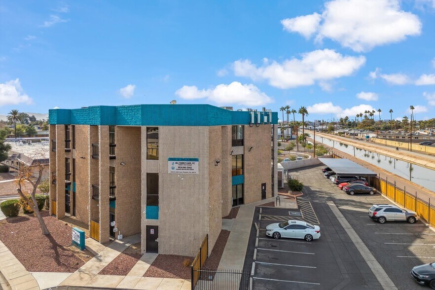 4220 N 20th Ave, Phoenix, AZ à louer - Photo du bâtiment - Image 3 de 68