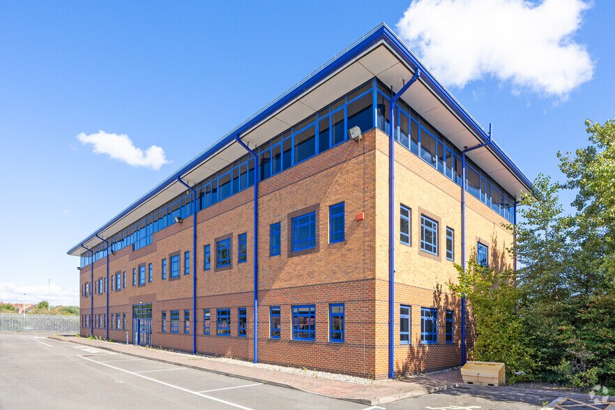 Middle Bank, Doncaster for lease - Primary Photo - Image 1 of 3