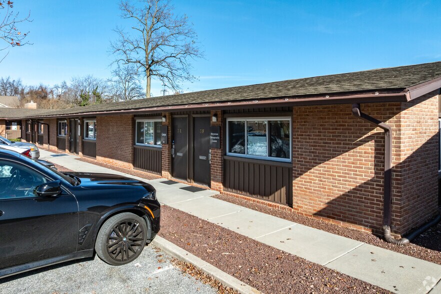 9051 Baltimore National Pike, Ellicott City, MD à louer - Photo du bâtiment - Image 2 de 4