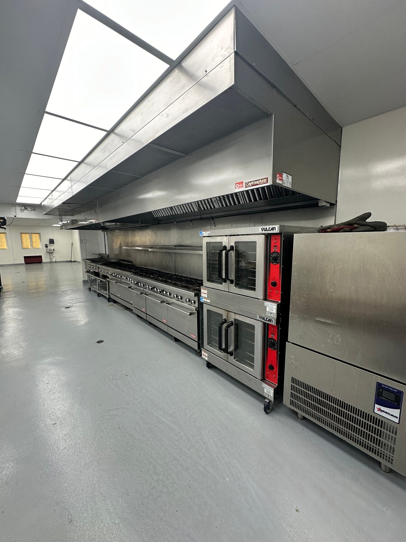 1022 Broadway, Bayonne, NJ for lease Interior Photo- Image 1 of 8