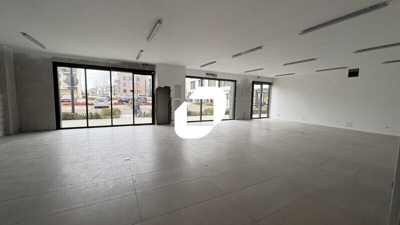 Retail in Châtenay-Malabry for lease - Interior Photo - Image 2 of 6