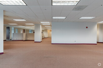 3333 Warrenville Rd, Lisle, IL for lease Interior Photo- Image 2 of 8