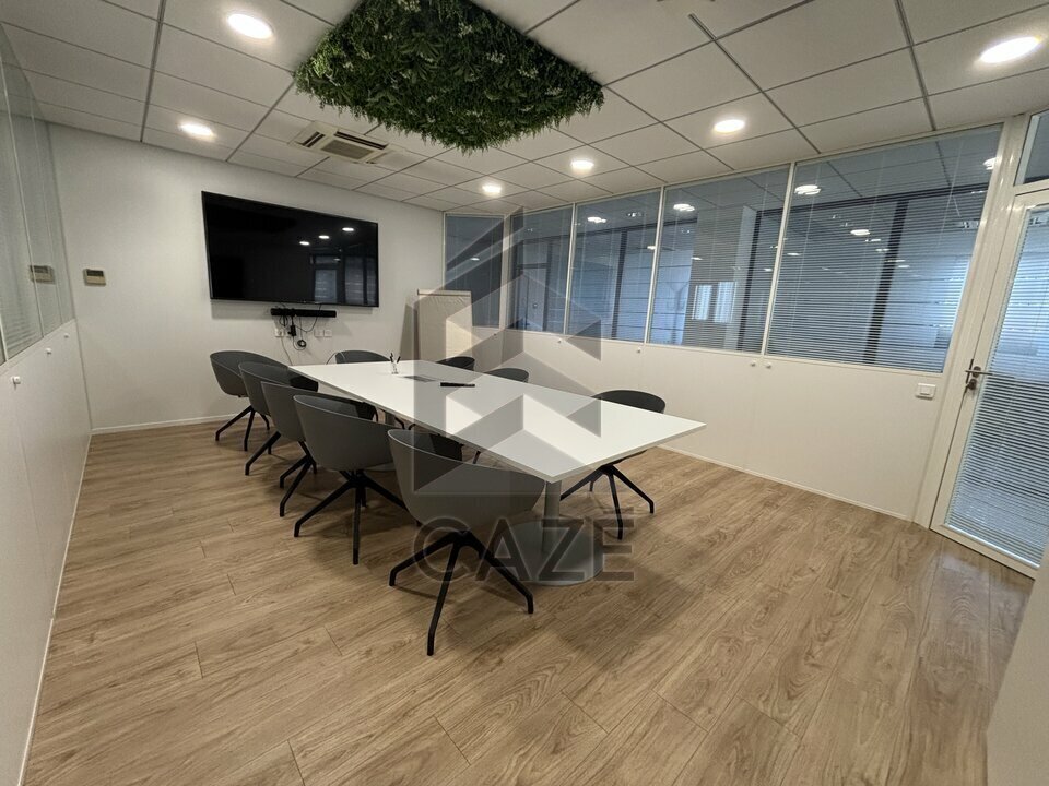 Office in Mérignac for lease Interior Photo- Image 1 of 7