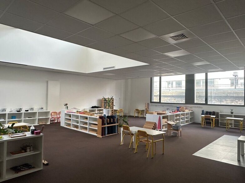 Bureau dans Lyon à louer - Photo du bâtiment - Image 2 de 7