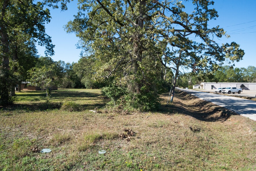 10023 Airport Rd, Conroe, TX for sale - Building Photo - Image 3 of 9
