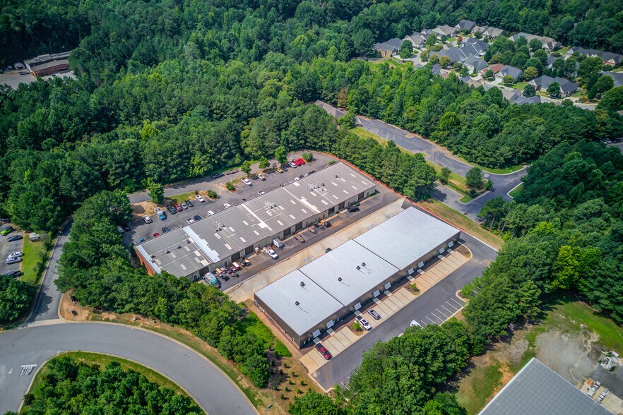 5915 Steeplechase Blvd, Cumming, GA à louer - Photo du bâtiment - Image 3 de 31