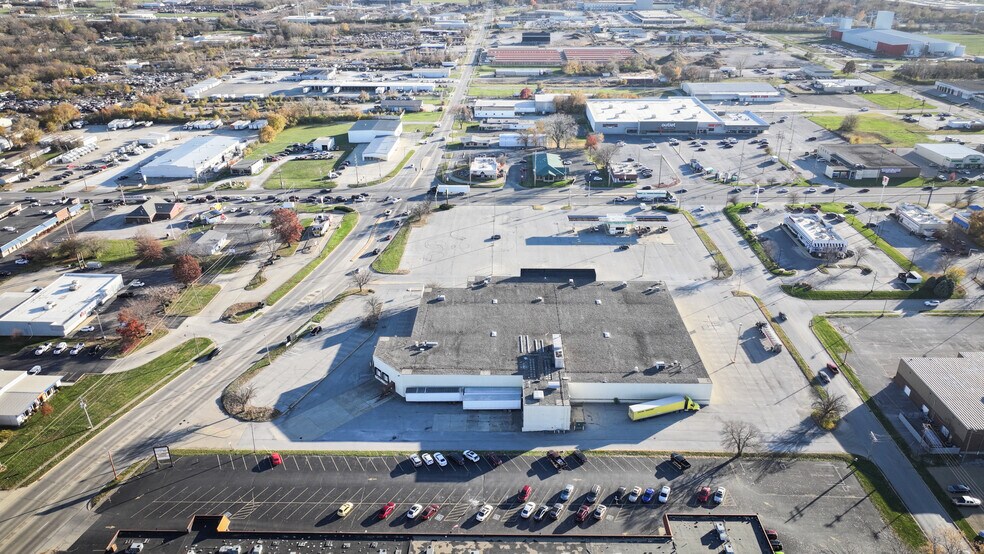 1450 E Pershing Rd, Decatur, IL à louer - Photo du bâtiment - Image 1 de 32