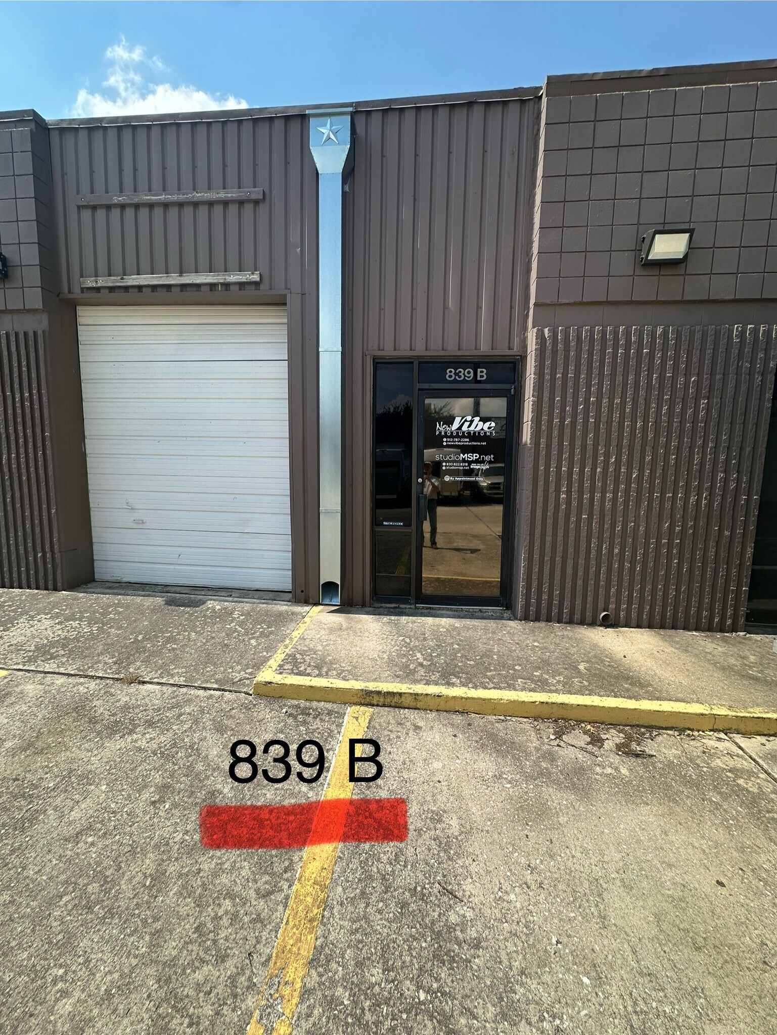 827-863 N IH 35, New Braunfels, TX for lease Interior Photo- Image 1 of 7