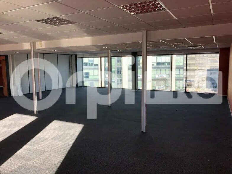 Office in  for lease - Building Photo - Image 3 of 4