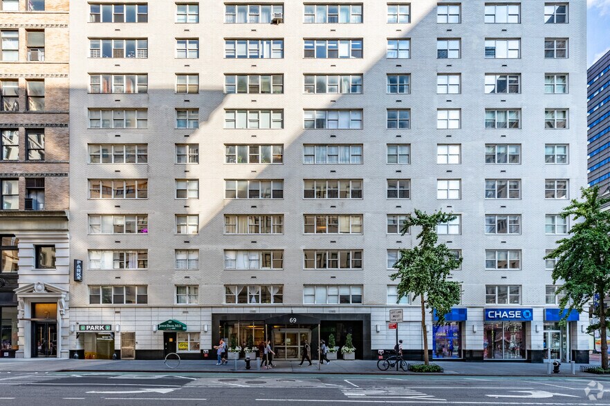 69 Fifth Ave, New York, NY for sale - Building Photo - Image 2 of 5
