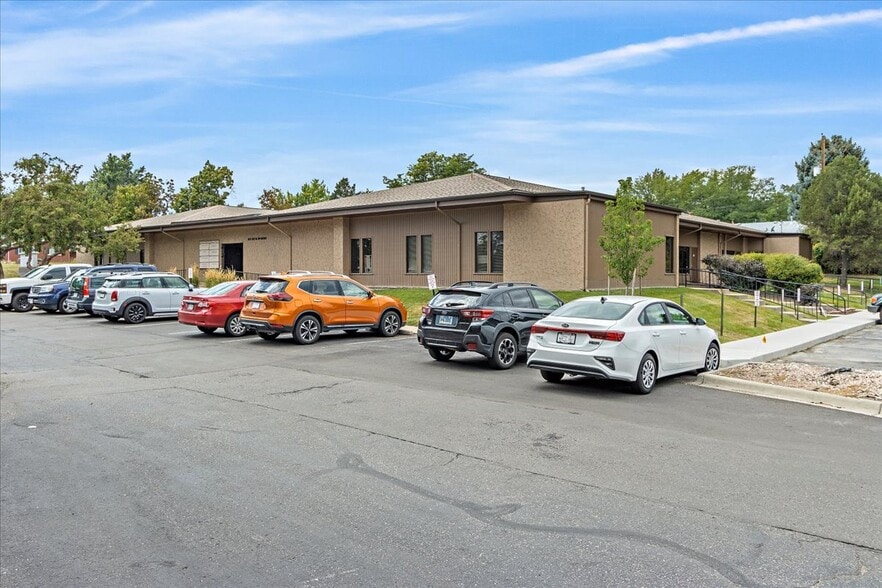 7827 W 38th Ave, Wheat Ridge, CO for lease - Building Photo - Image 3 of 15